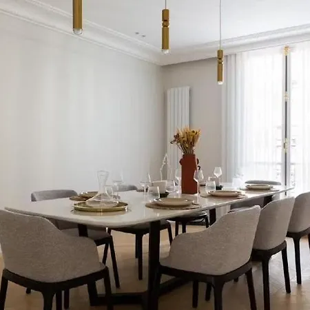 Lejlighed Before Making A Request, Read My Profile Host At Bottom Of Page # Quiet, Convenient, And Warm Paris